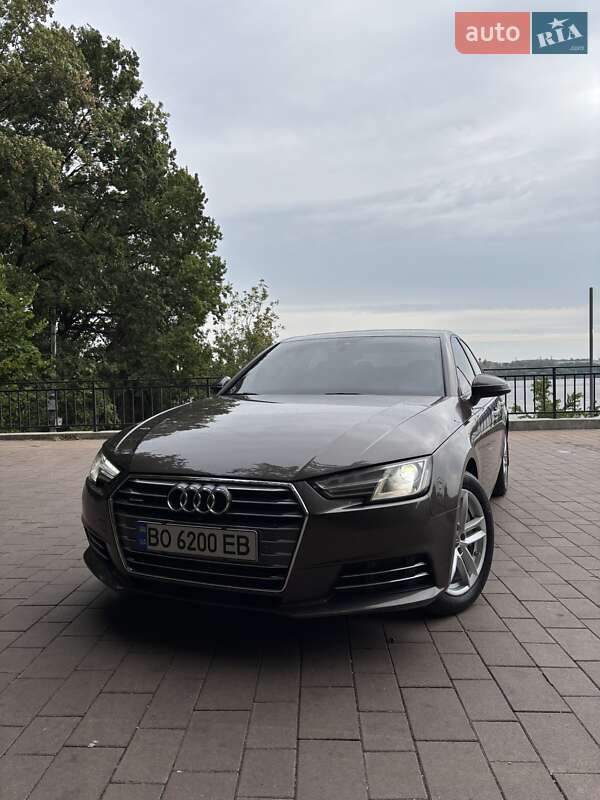 Седан Audi A4 2016 в Тернополе