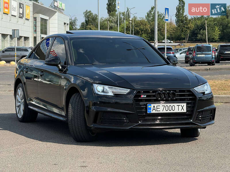 Седан Audi A4 2018 в Кривом Роге
