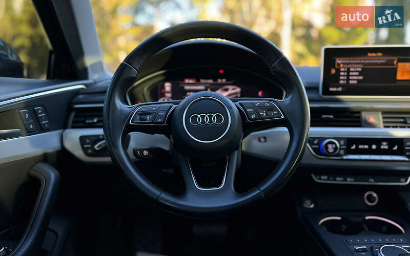 Седан Audi A4 2016 в Львове