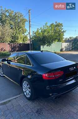 Седан Audi A4 2015 в 