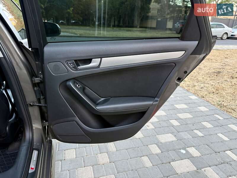 Седан Audi A4 2014 в Одессе
