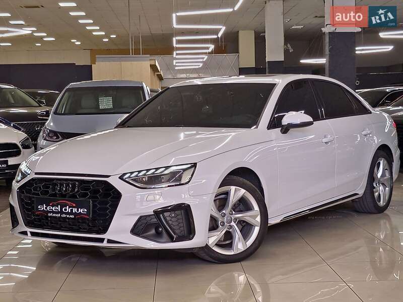 Седан Audi A4 2020 в 