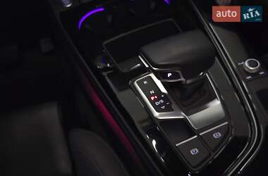 Седан Audi A4 2020 в 