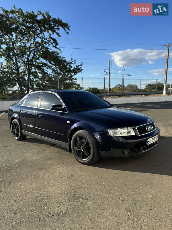 Седан Audi A4 2003 в 