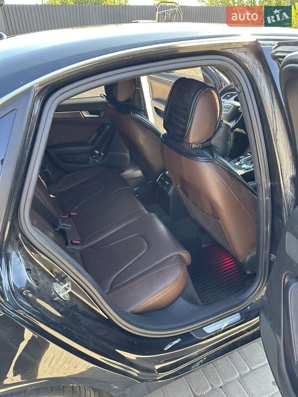Седан Audi A4 2013 в Кропивницькому