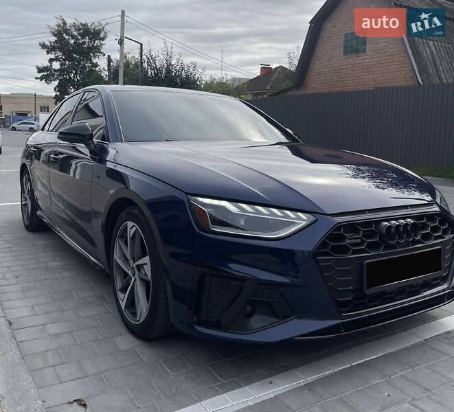 Седан Audi A4 2022 в Виннице