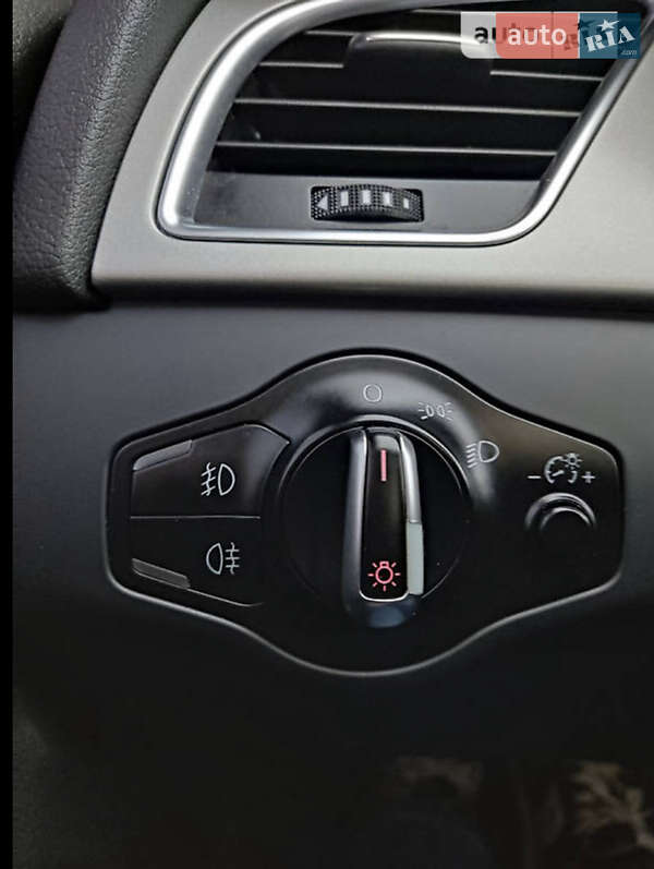 Седан Audi A4 2011 в Новомосковске