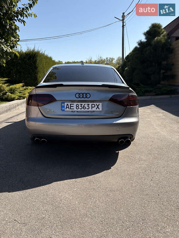 Седан Audi A4 2011 в Новомосковске