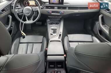 Седан Audi A4 2018 в 