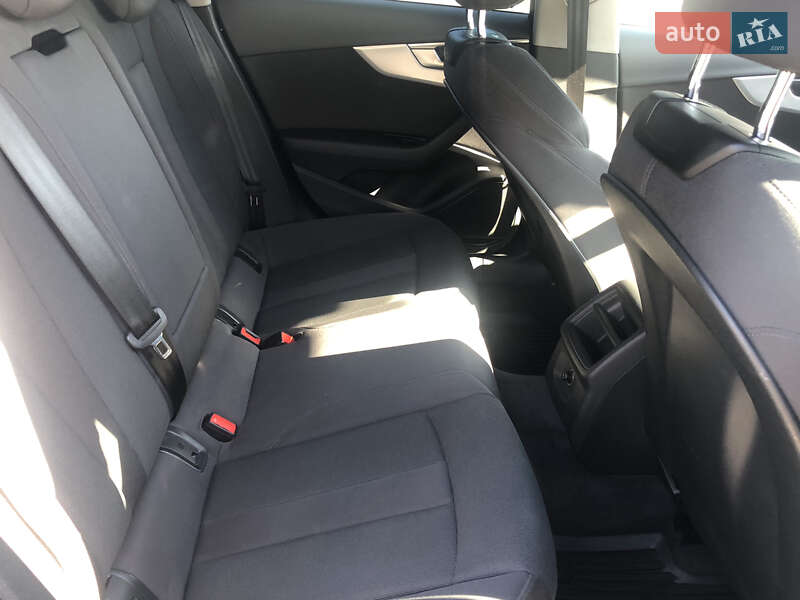 Универсал Audi A4 2018 в Чернигове