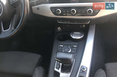 Универсал Audi A4 2018 в 