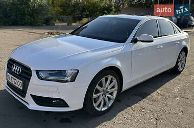Седан Audi A4 2015 в Славянске