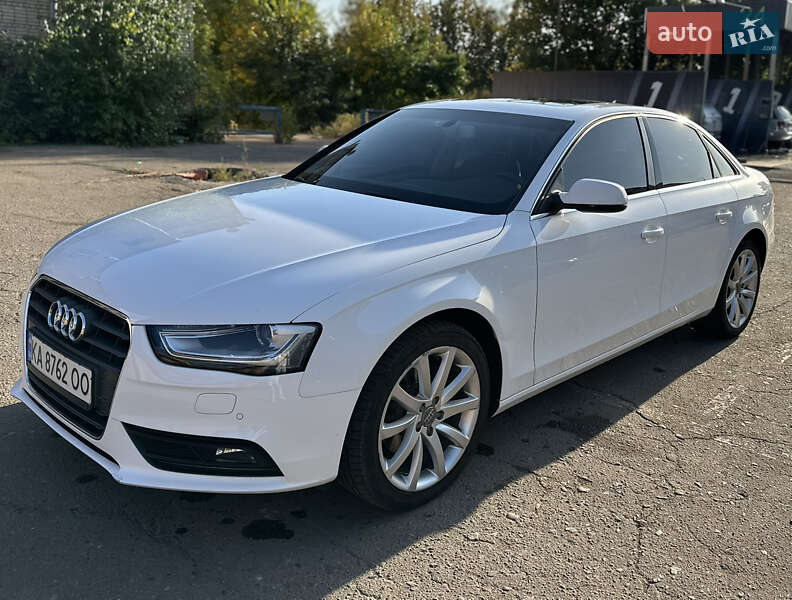 Седан Audi A4 2015 в 