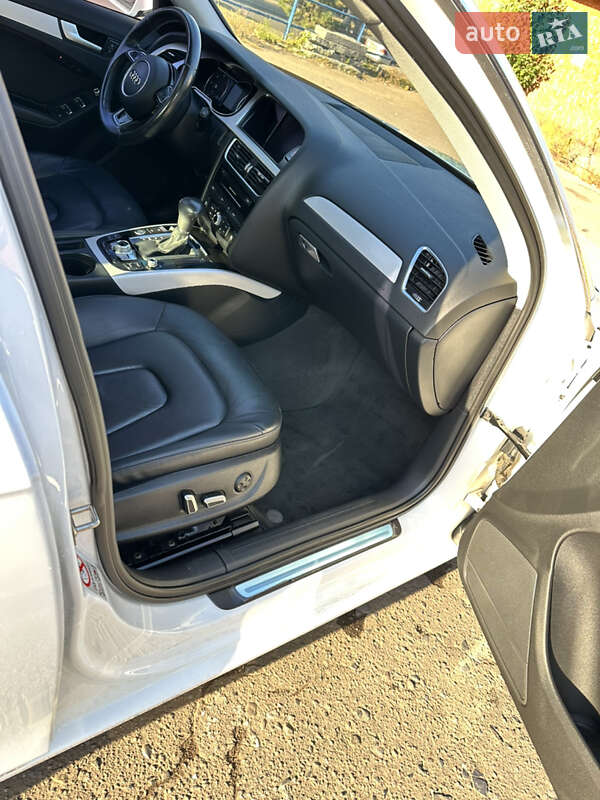 Седан Audi A4 2015 в Славянске