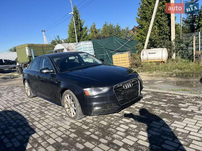 Седан Audi A4 2014 в Львове