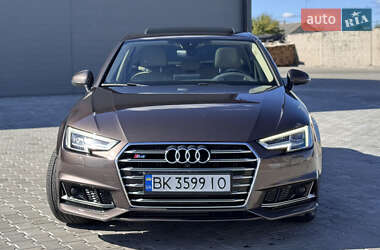 Седан Audi A4 2016 в 