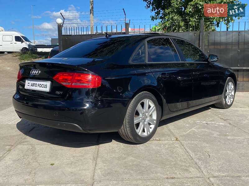 Седан Audi A4 2011 в Києві