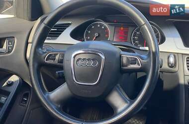 Седан Audi A4 2011 в 