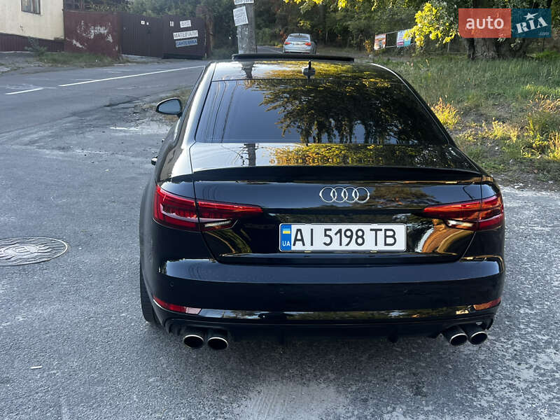 Седан Audi A4 2015 в Вышгороде