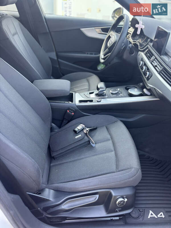 Универсал Audi A4 2018 в Мукачево