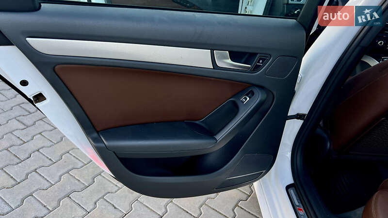 Седан Audi A4 2014 в Нововолынске