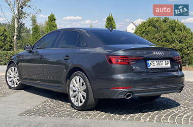 Седан Audi A4 2018 в 