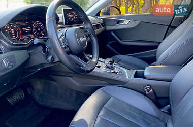 Седан Audi A4 2018 в 