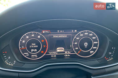 Седан Audi A4 2018 в 