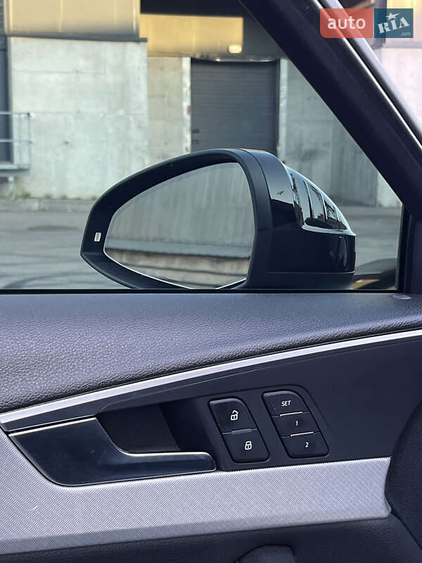 Седан Audi A4 2016 в Киеве