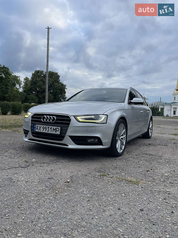 Универсал Audi A4 2012 в 