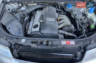 Седан Audi A4 2002 в 
