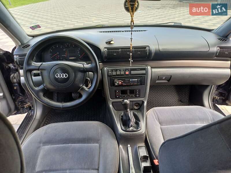 Универсал Audi A4 1998 в Самборе