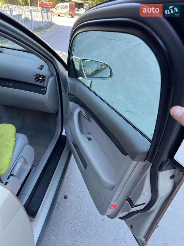 Седан Audi A4 2003 в Збараже