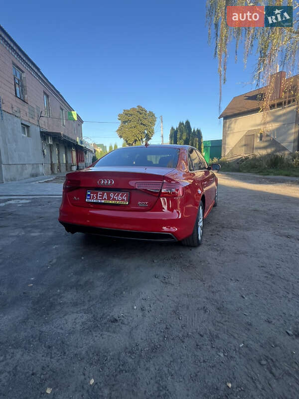 Седан Audi A4 2015 в Дубно