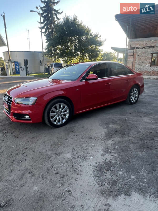 Седан Audi A4 2015 в Дубно
