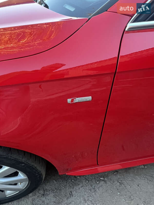 Седан Audi A4 2015 в Дубно