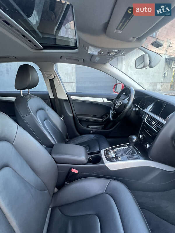 Седан Audi A4 2015 в Дубно