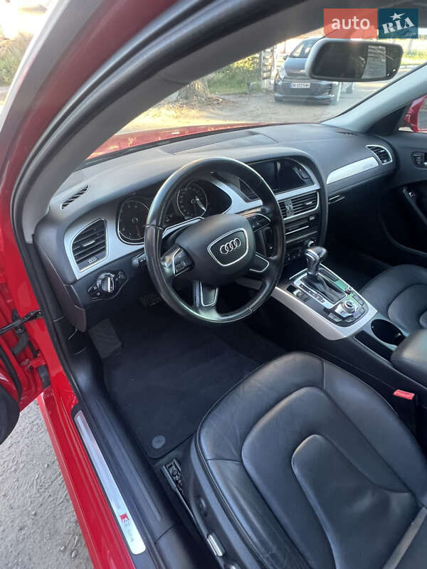 Седан Audi A4 2015 в Дубно