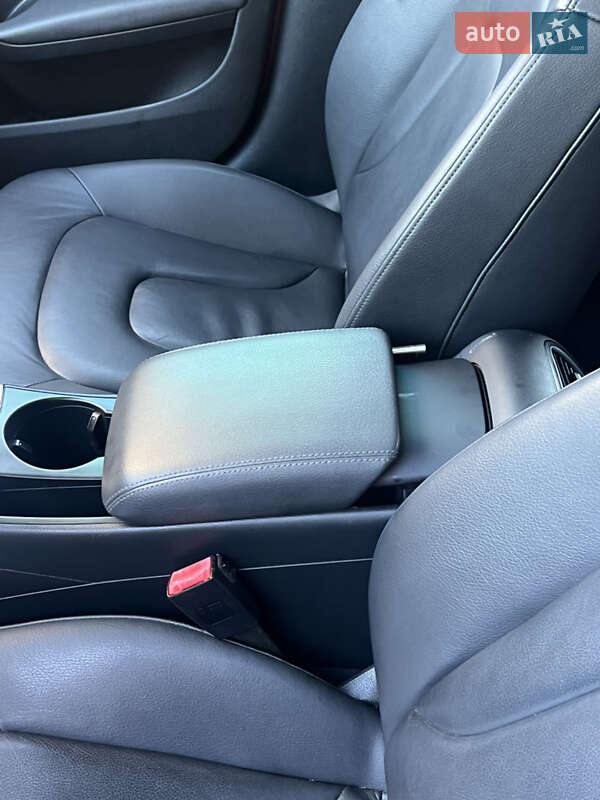 Седан Audi A4 2015 в Дубно