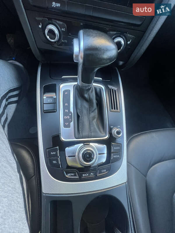 Седан Audi A4 2015 в Дубно