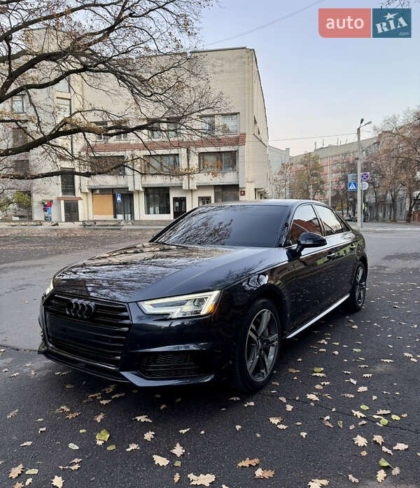 Седан Audi A4 2017 в Днепре