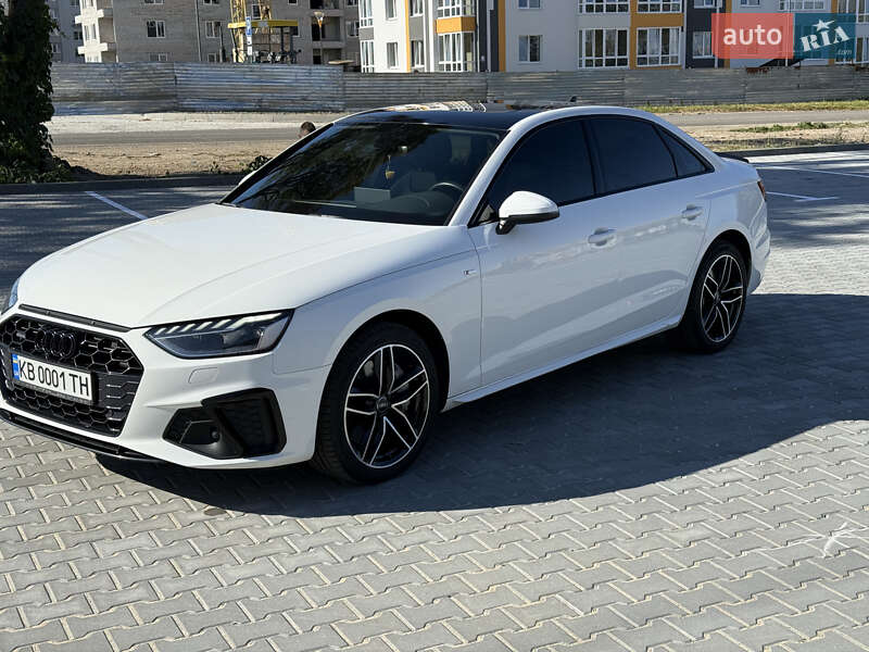 Седан Audi A4 2019 в 