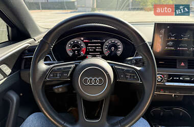 Седан Audi A4 2019 в 