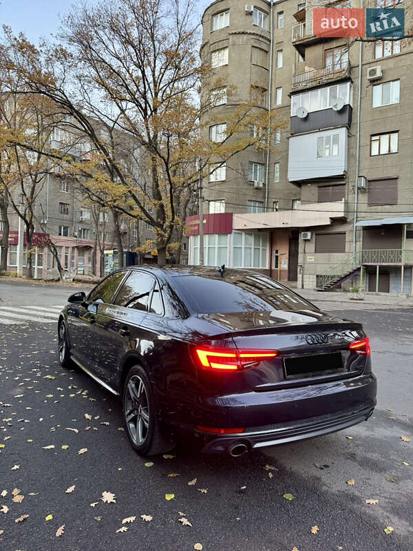 Седан Audi A4 2017 в Днепре