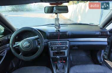 Седан Audi A4 1998 в 