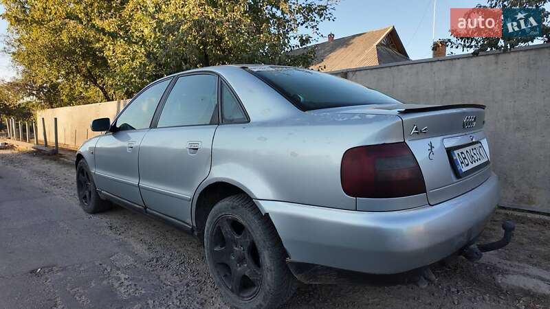 Седан Audi A4 1998 в Баре