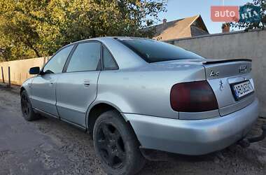 Седан Audi A4 1998 в 