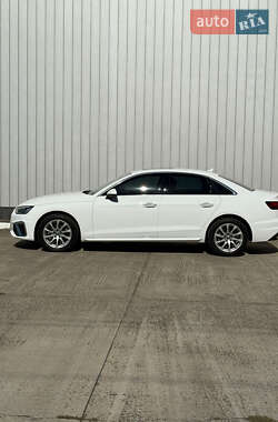 Седан Audi A4 2020 в 