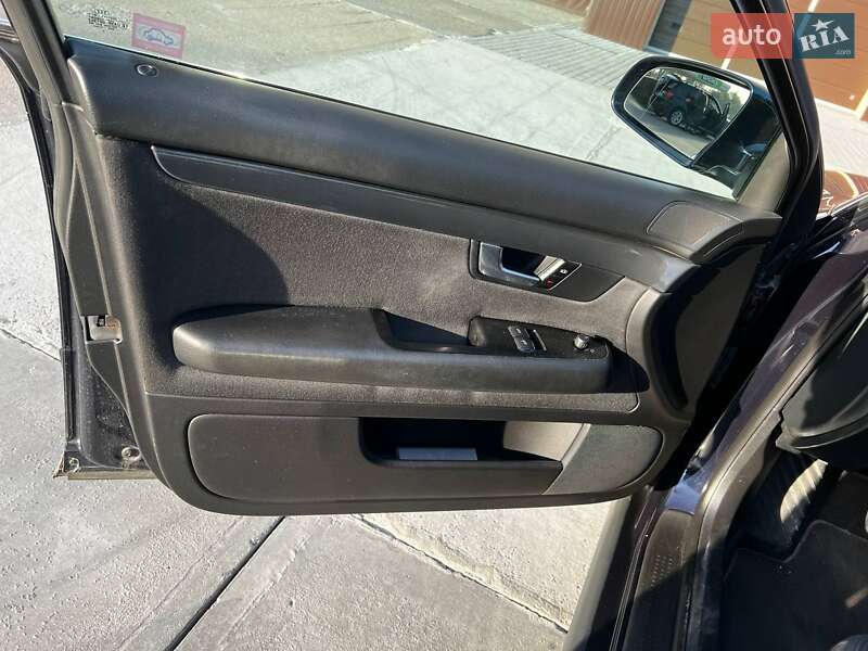 Седан Audi A4 2002 в Львове