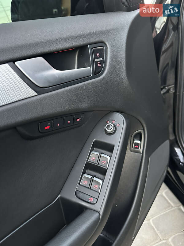Седан Audi A4 2012 в Виннице